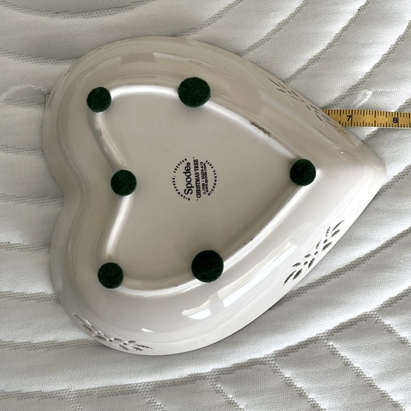 Spode Christmas Tree Pierced Heart Dish - Picture 4 of 5